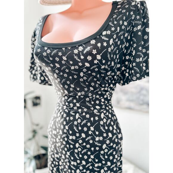 The Art of Slow Living soft Flowy floral print boho maxi dress - Picture 3 of 4